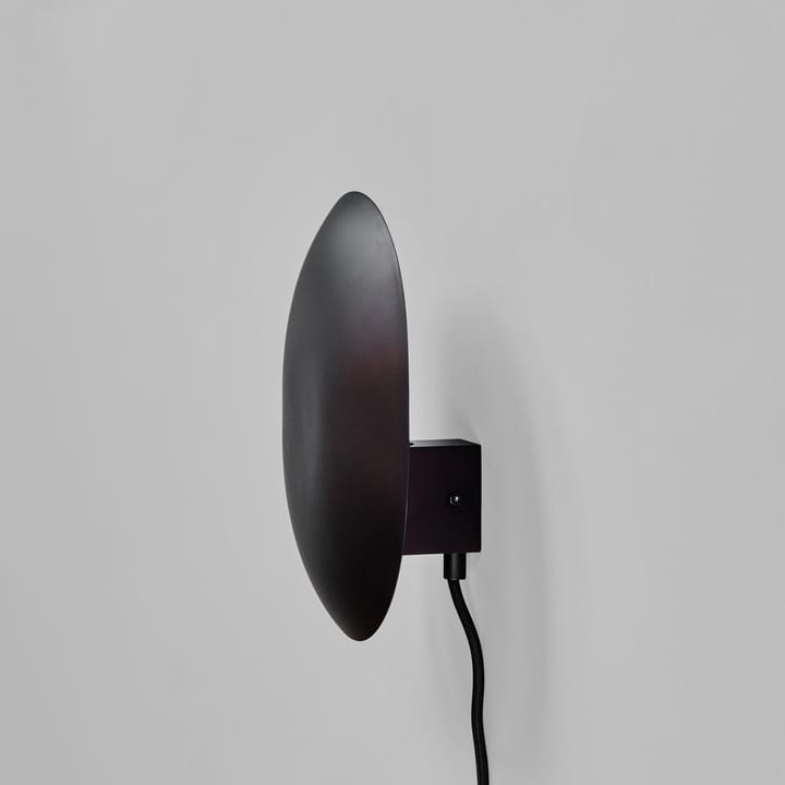 Clam muurlamp 26 cm, Burned black 101 Copenhagen