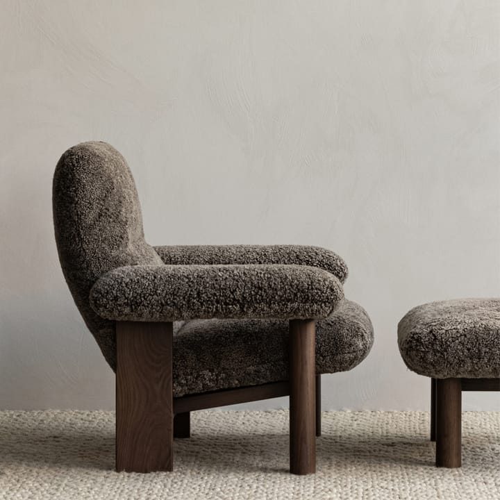 Brasilia fauteuil - leer dunes camel 21004 bruin, eikenhouten onderstel - Audo Copenhagen