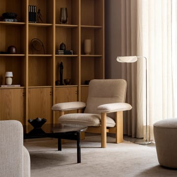 Brasilia fauteuil - leer dunes camel 21004 bruin, walnoothouten onderstel - Audo Copenhagen