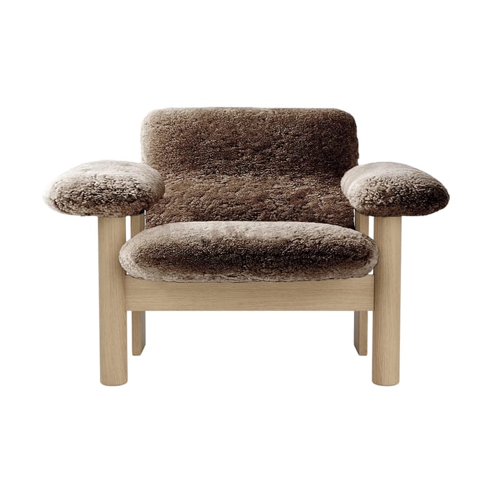 Brasilia fauteuil low back, Natural oak-Sahara sheepskin curly Audo Copenhagen