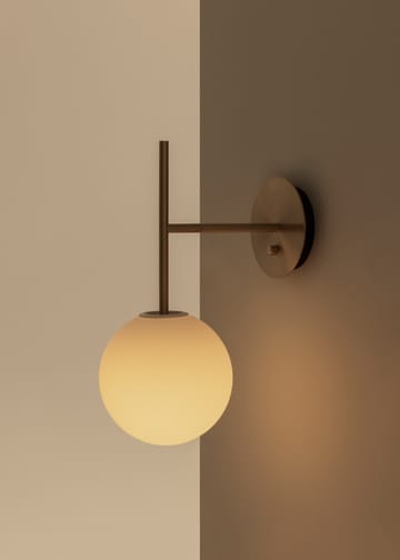 TR Bulb Suspended wandlamp - Brushed brass - Audo Copenhagen