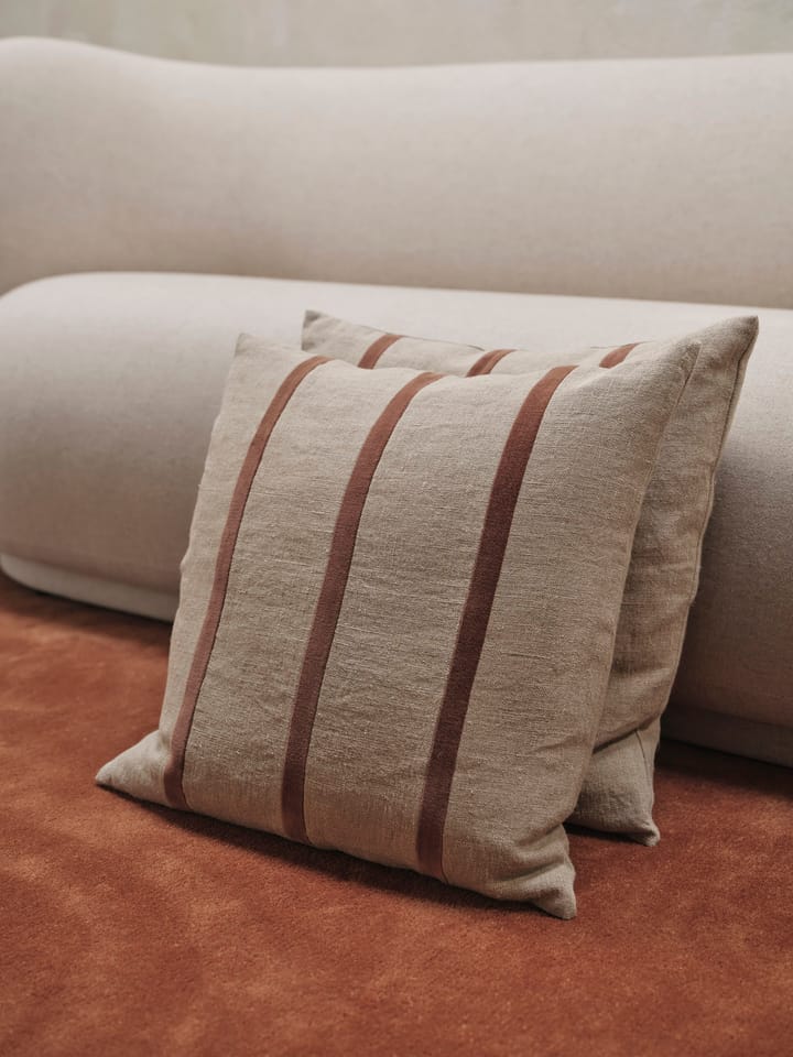 Senti Stripe kussen 50x50 cm - Linen-carob brown - ferm LIVING