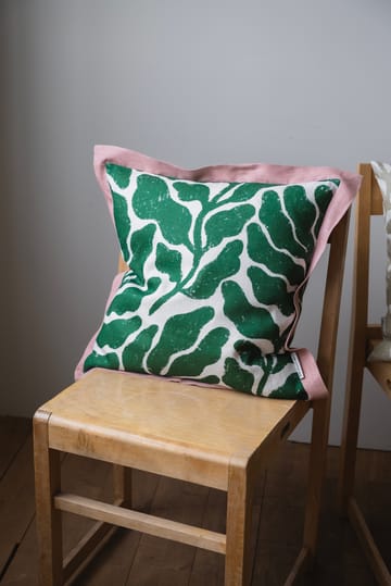 Leaves kussenhoes met accentkleur rand 48x48 cm - Green-pink - Fine Little Day