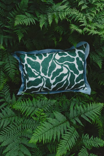 Leaves kussenhoes met accentkleur rand 48x68 cm - Green-blue - Fine Little Day