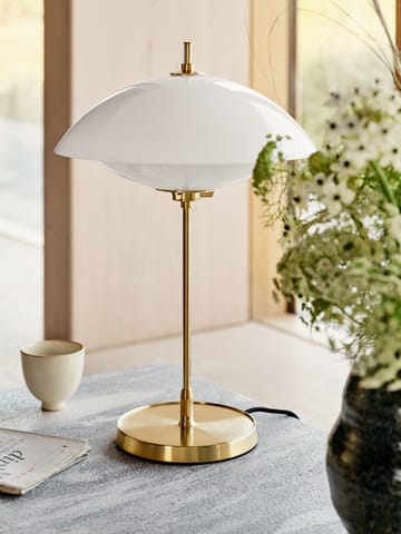 Clam tafellamp 50 cm - Opal-brass - Fritz Hansen