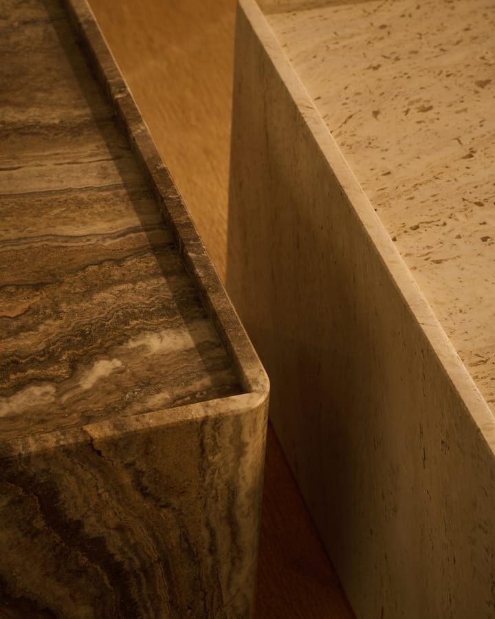 Pietra bijzettafel 30x80x40 cm, Neutral white travertine GUBI