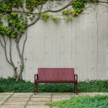 Crate Dining Bench bank gelakt sparrenhout - iron red - HAY