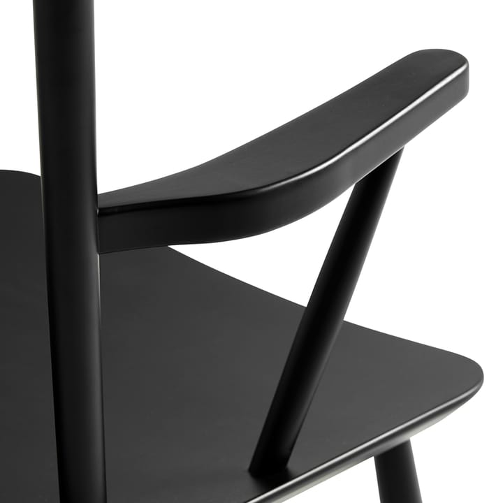 J42 armstoel, Black lacquered beech HAY