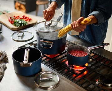 Space non stick steelpan met deksel Ø15 cm - Blauw - Joseph Joseph