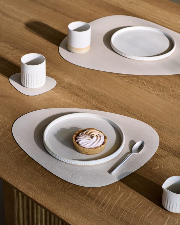 Serene placemat curve L 37x44 cm, Cream LIND DNA