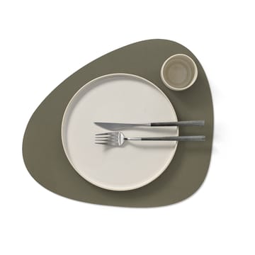 Serene placemat curve L 37x44 cm - Moss - LIND DNA