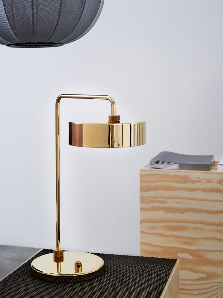 Petite Machine tafellamp, Polished brass Made By Hand