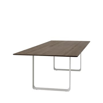 70/70 eettafel 295x108 cm - Solid smoked oak-Grey - Muuto