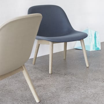 Fiber Lounge stoel met eikenhouten poten - Divina 154 - Muuto