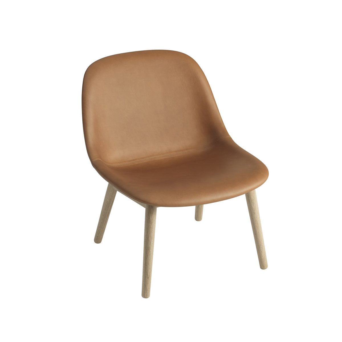 Muuto Fiber Lounge stoel met eikenhouten poten Refine leather cognac