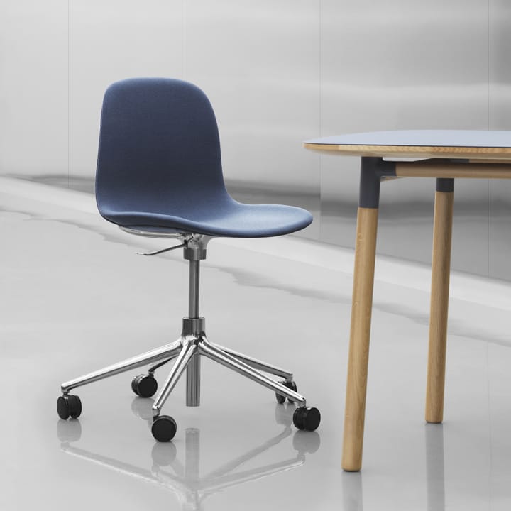 Form chair draaistoel, 5 W bureaustoel, blauw, aluminium wielen Normann Copenhagen