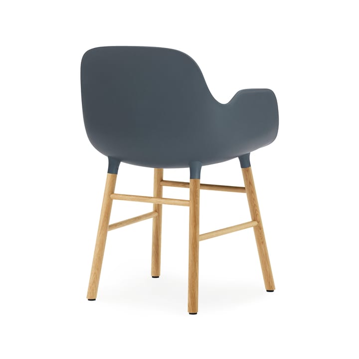 Form stoel met armleuningen, blue, eikenhouten poten Normann Copenhagen