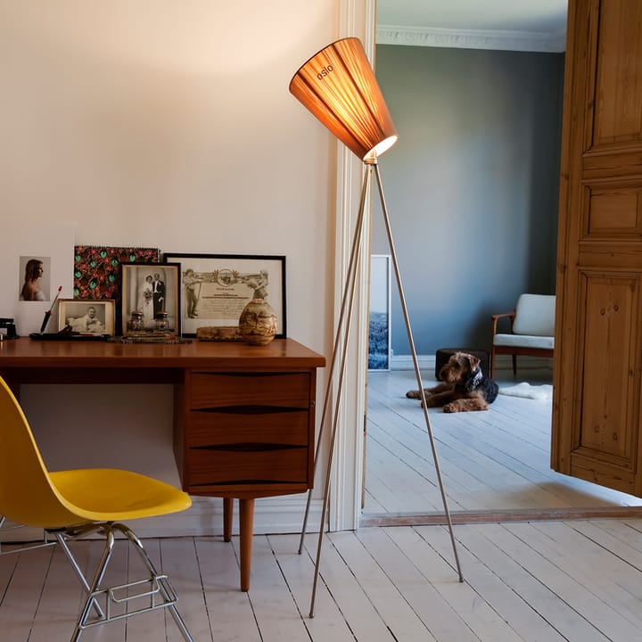 Oslo Wood Vloerlamp, caramel, matwit onderstel Northern