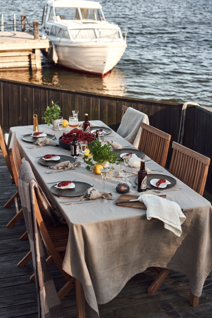 Organiseer een Zweeds rivierkreeftenfeest met onze tips voor de gedekte tafel, het eten en zelfs de echt Zweedse tradities.