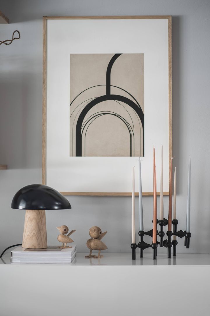 Hier zie je een Scandinavische designlamp, de Night Owl van Fritz Hansen in Midnight Blue.