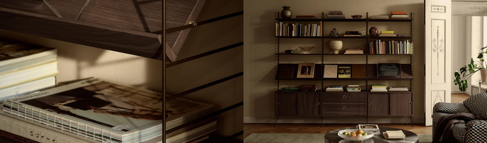 Woonkamer met donker houten rekkensysteem vol boeken en decoratie, een pied-de-poule bank en open sierlijke deur.